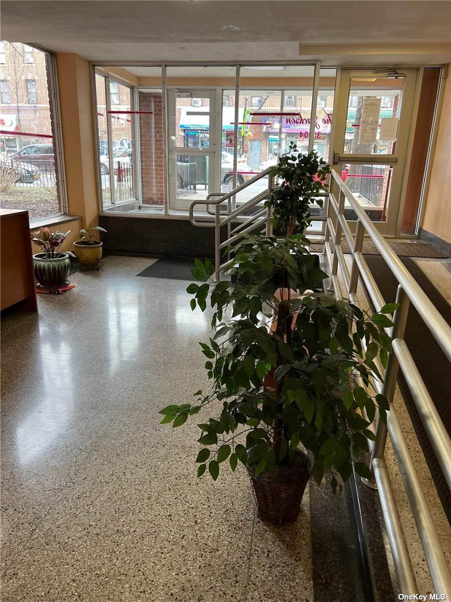 33-04 Junction Boulevard - Photo 1