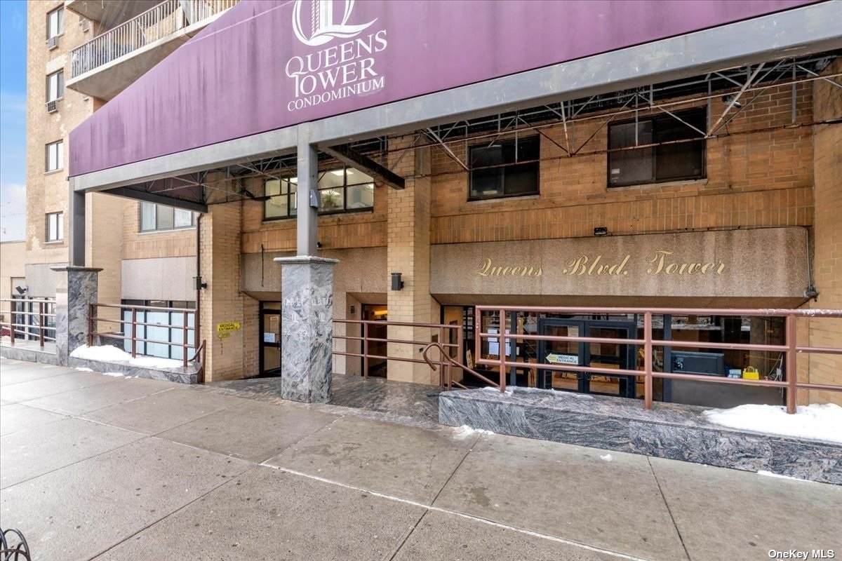 92-29 Queens Boulevard - Photo 1