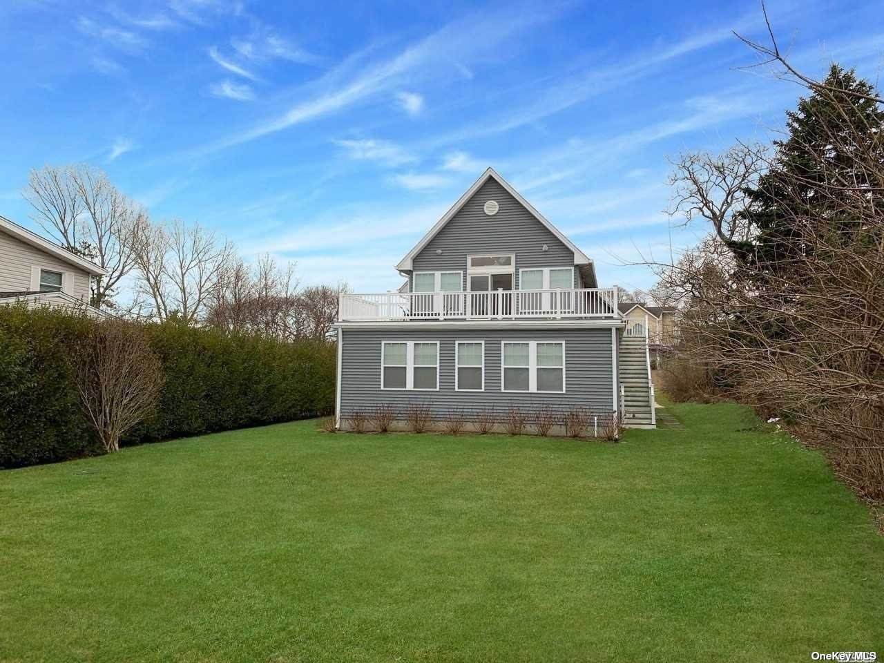 11 Peconic Crescent - Photo 1