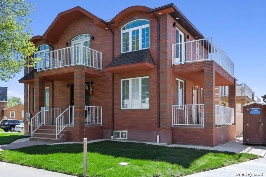 88-08 192nd Street - Photo 1