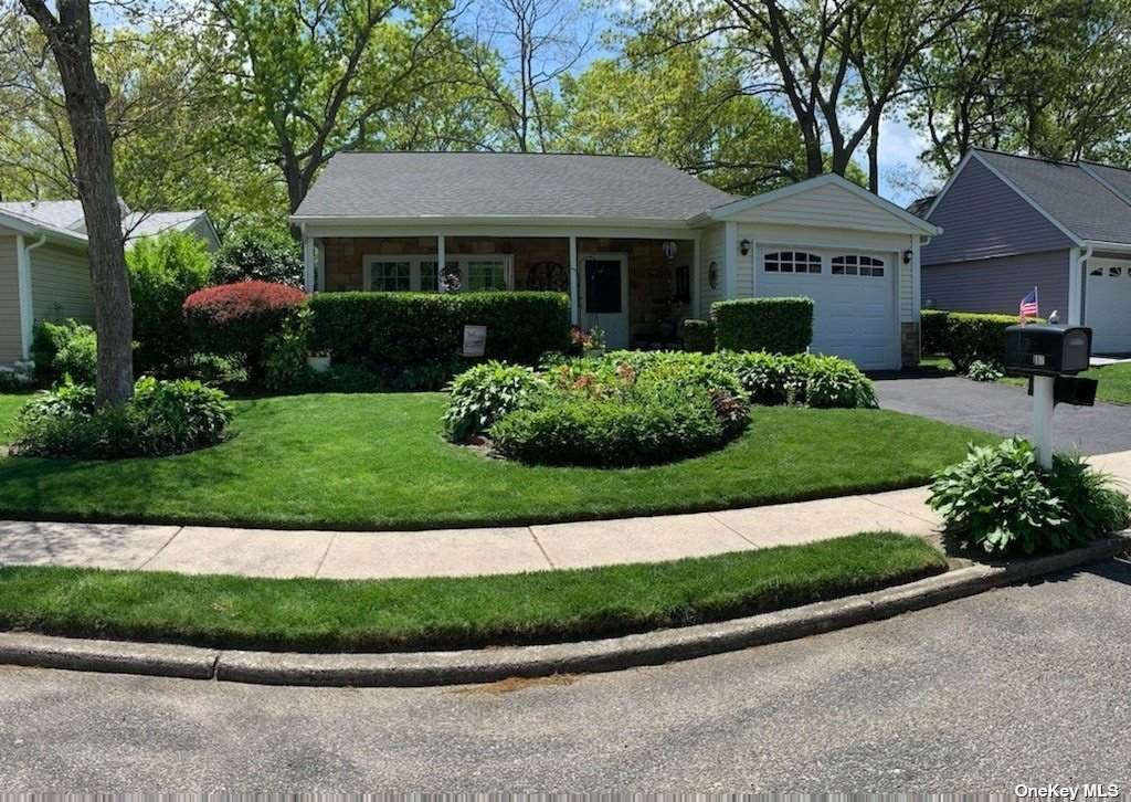 187 Kingston Drive - Photo 1