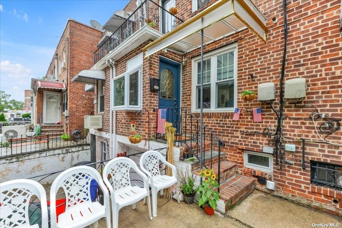 89-38 Moline Street - Photo 1