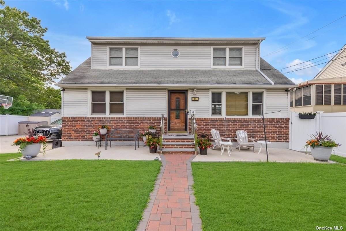 65 Makofske Avenue - Photo 1