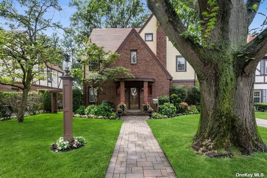 114 Lee Road - Photo 1