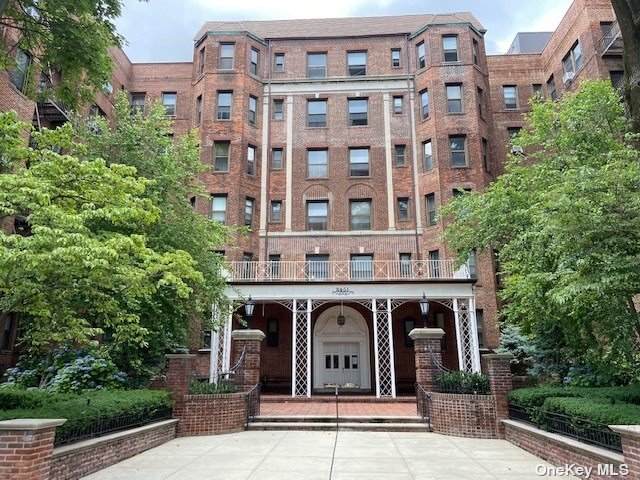 84-51 Beverly Road - Photo 1