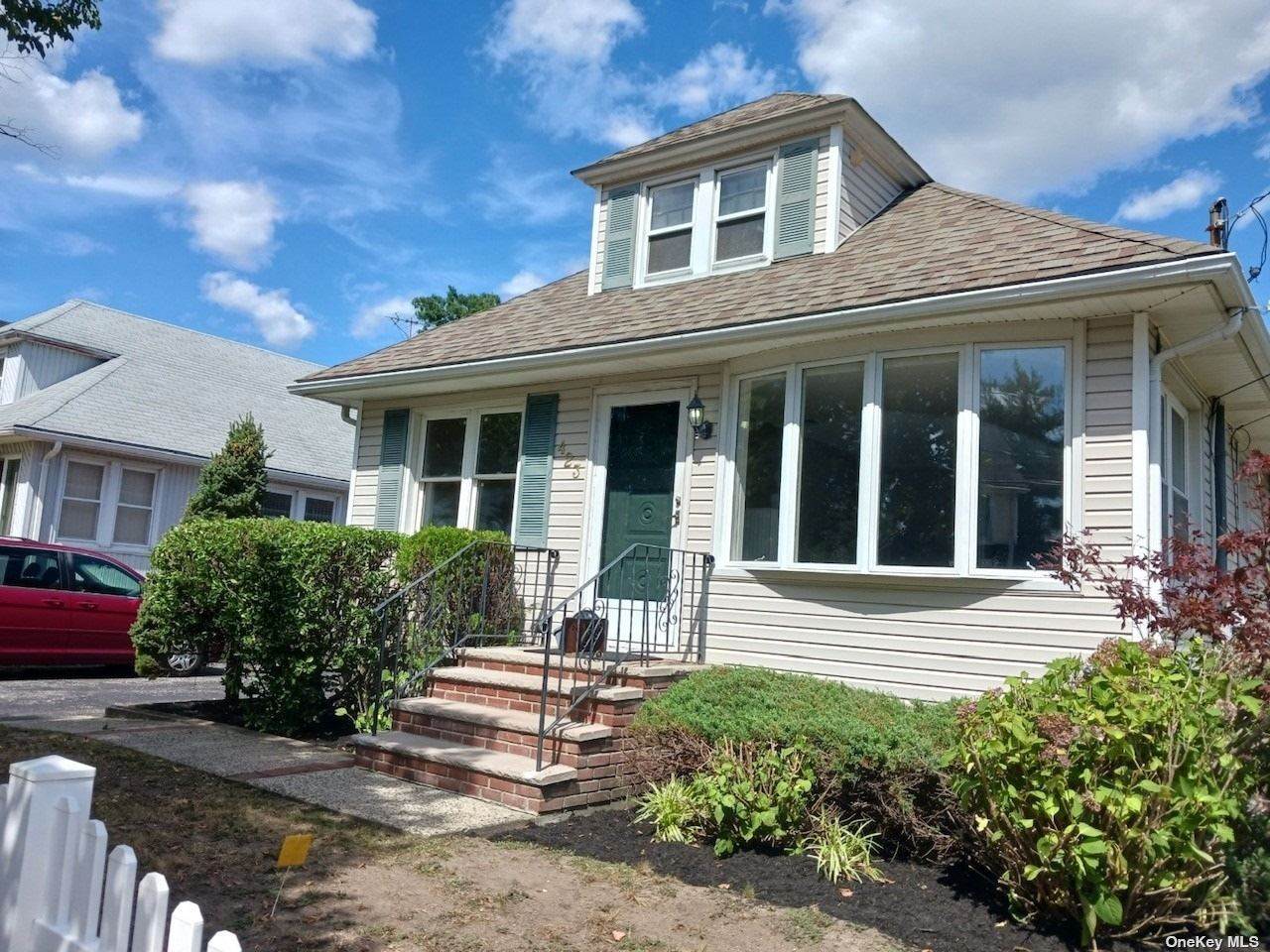 423 Midwood Avenue - Photo 1