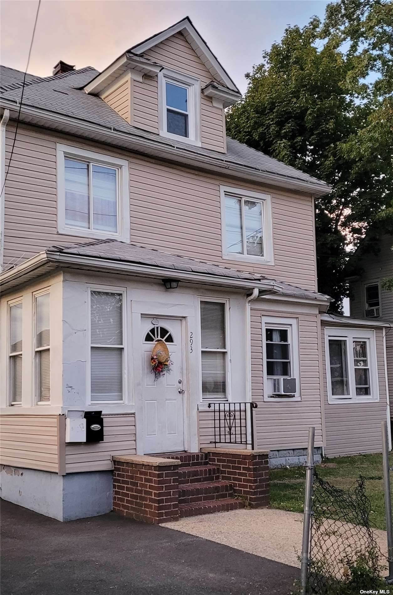 293 Columbia Street - Photo 1