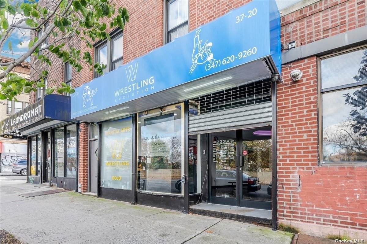 37-18 Astoria Blvd Boulevard - Photo 1