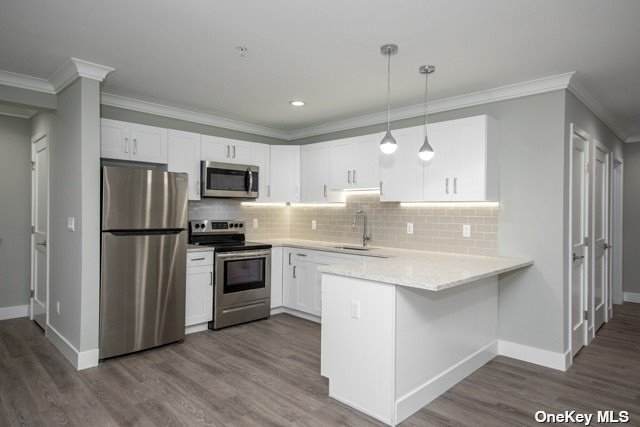 77 Tyson Avenue - Photo 1