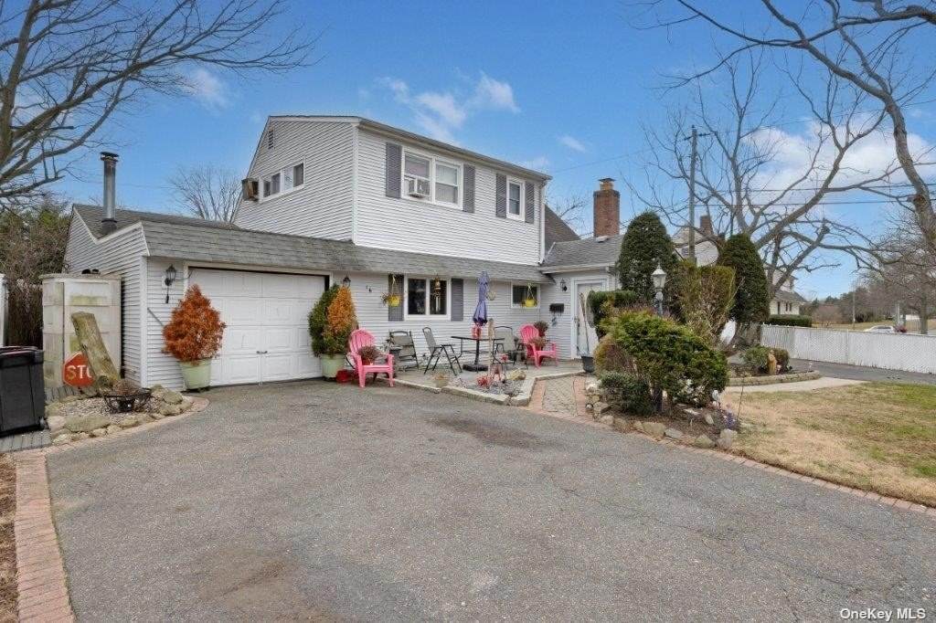 16 Red Maple Drive - Photo 1