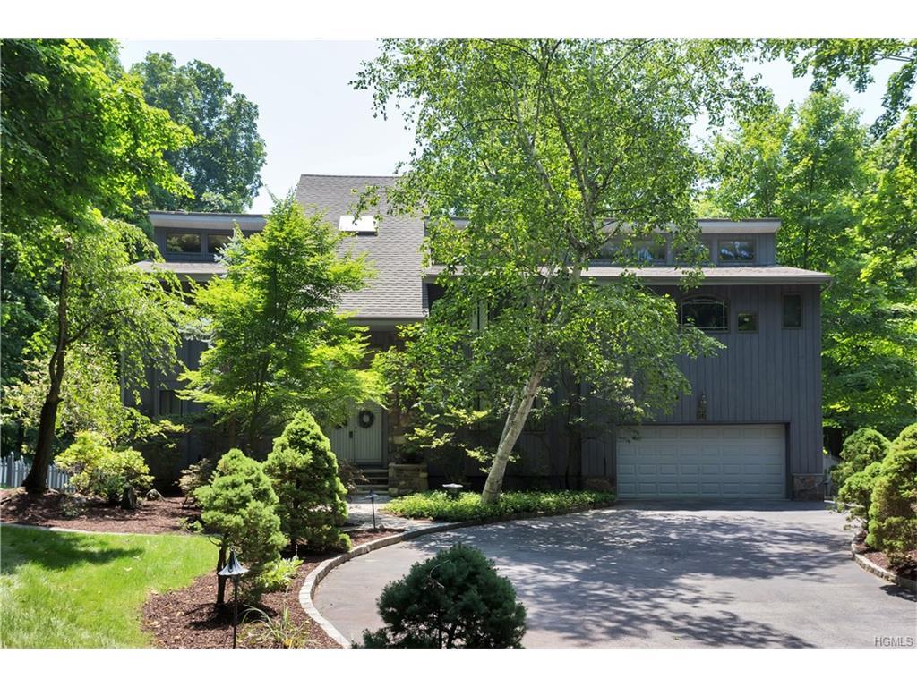 66 Round Hill Road, Armonk, NY 10504 (MLS #4632618) :: William Raveis Legends Realty Group