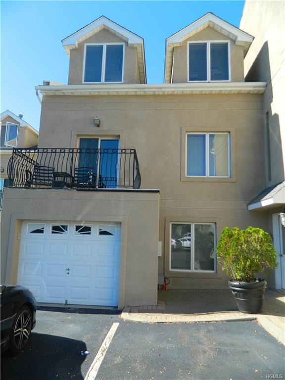 1418 Outlook Avenue - Photo 1