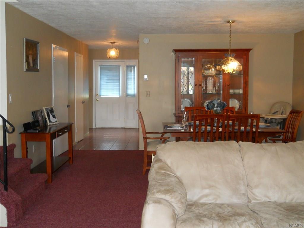 121 Buckingham Court - Photo 1