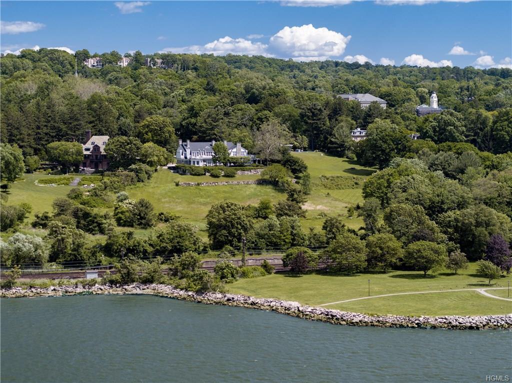 31 Matthiessen Park - Photo 1