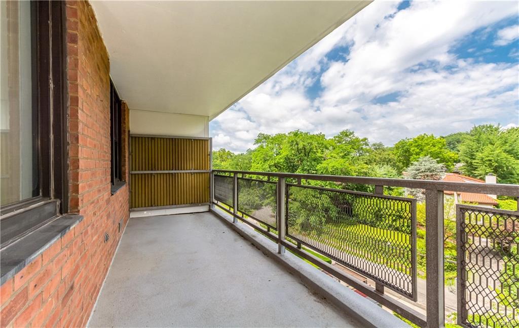 4901 Henry Hudson Parkway - Photo 1