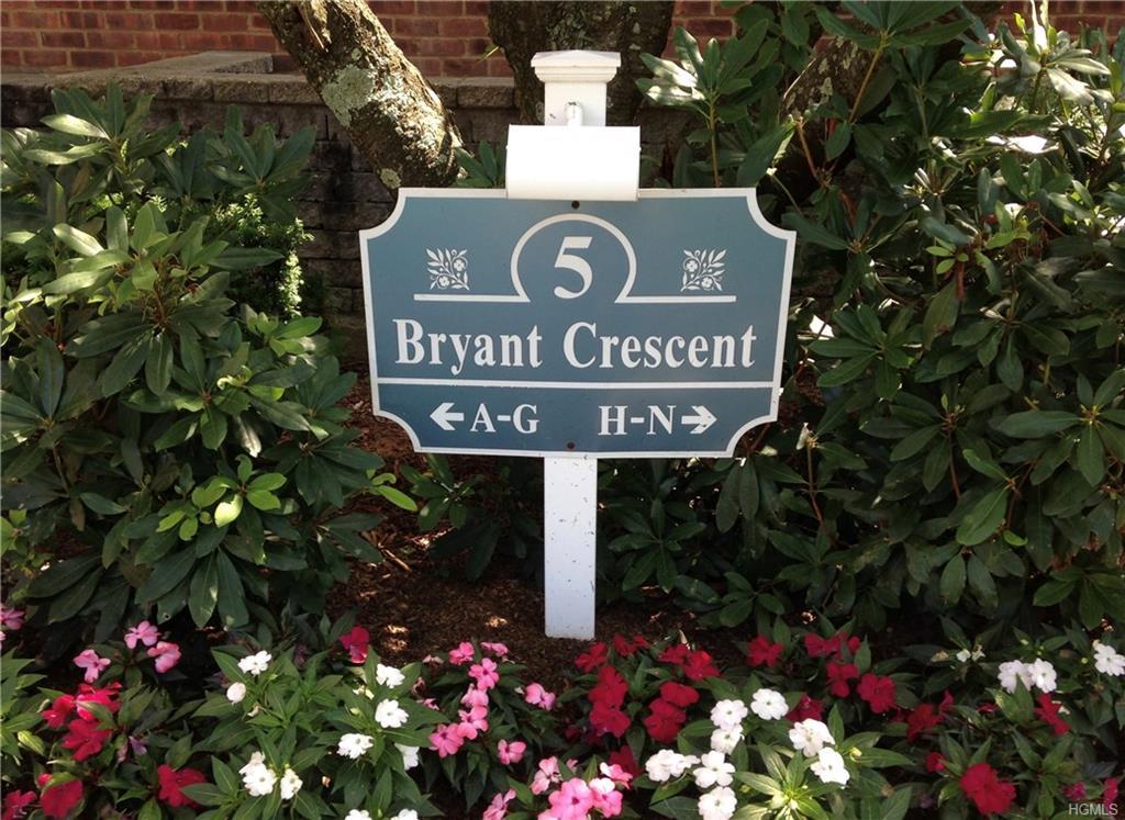 5 Bryant Crescent - Photo 1
