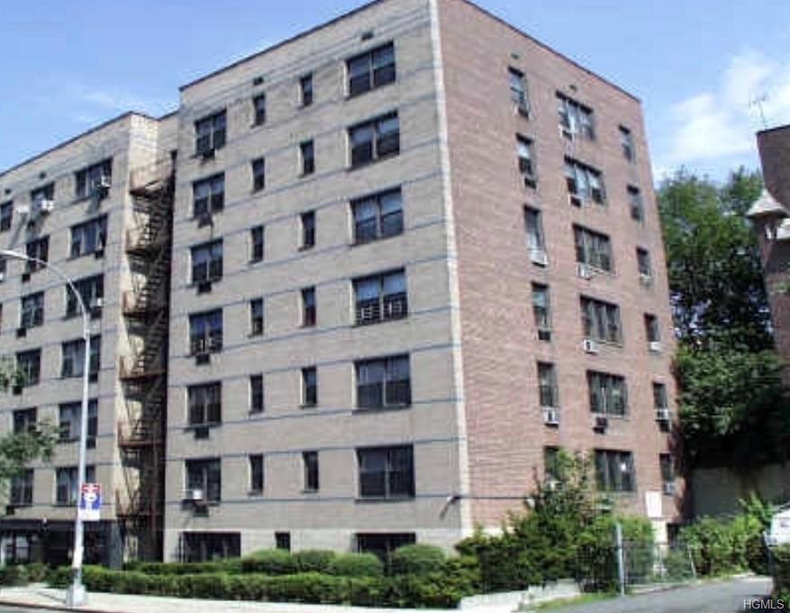 3184 Grand Concourse - Photo 1