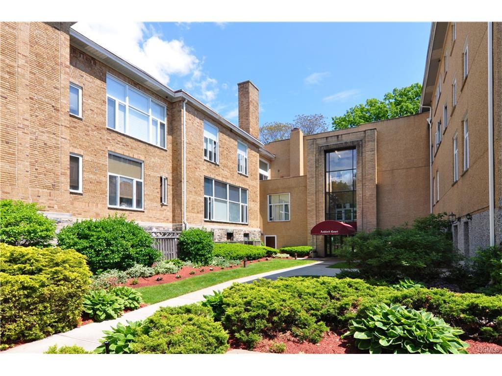 520 Ashford Avenue - Photo 1