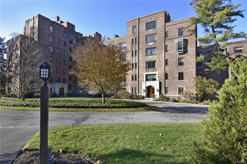 100 Ardsley Avenue - Photo 1