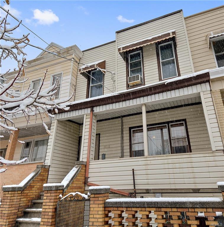 1658 Zerega Avenue - Photo 1