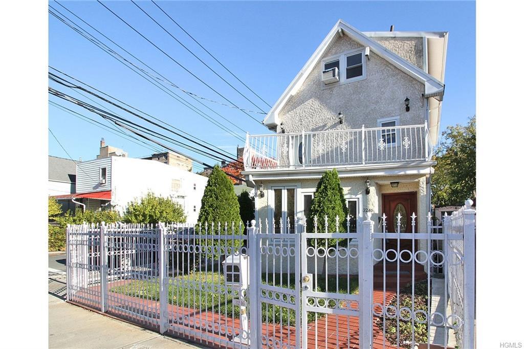 3246 Corlear Avenue - Photo 1