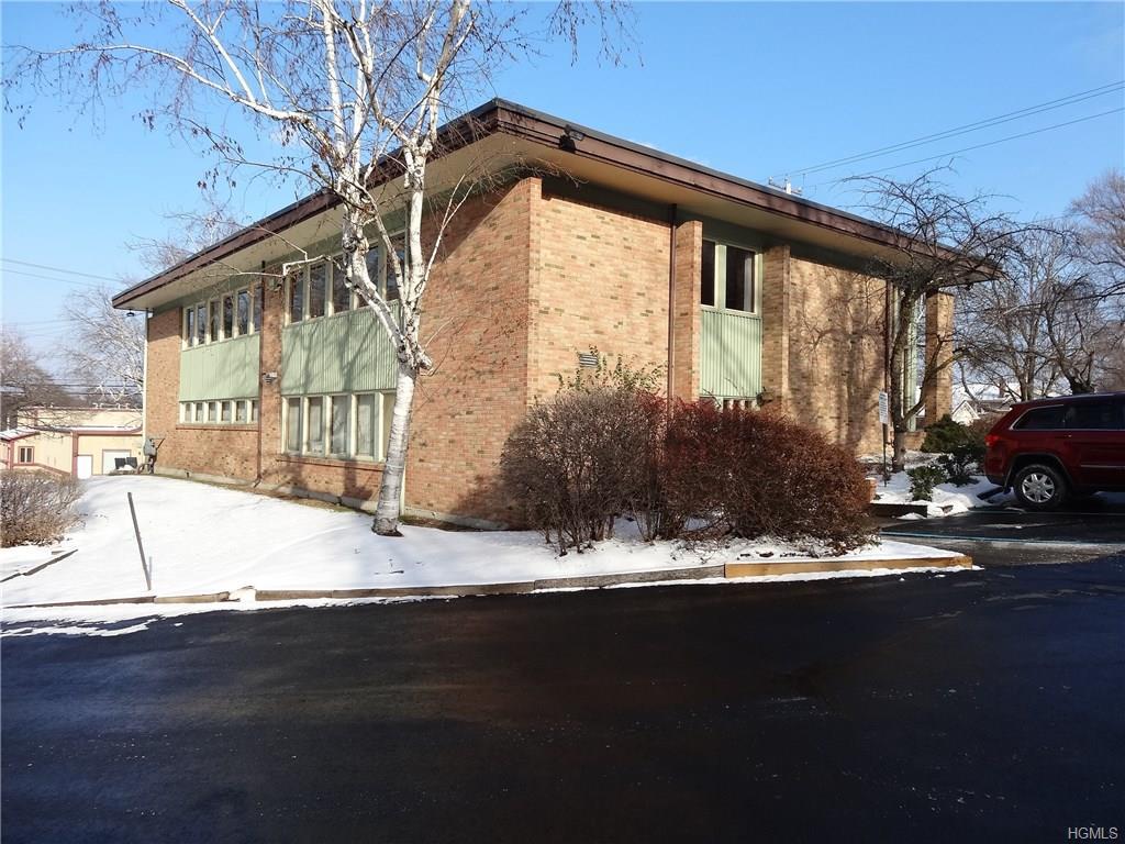 425 Robinson Avenue - Photo 1