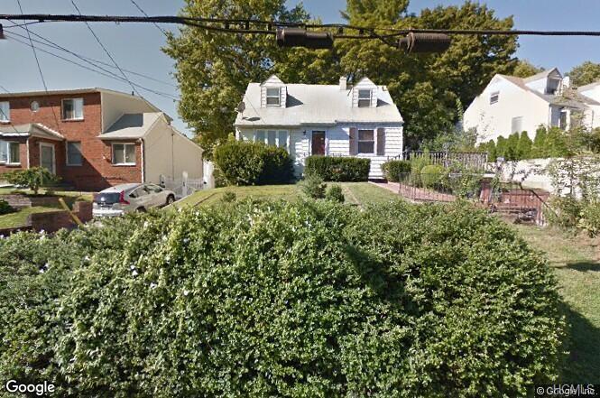 123 Young Avenue - Photo 1