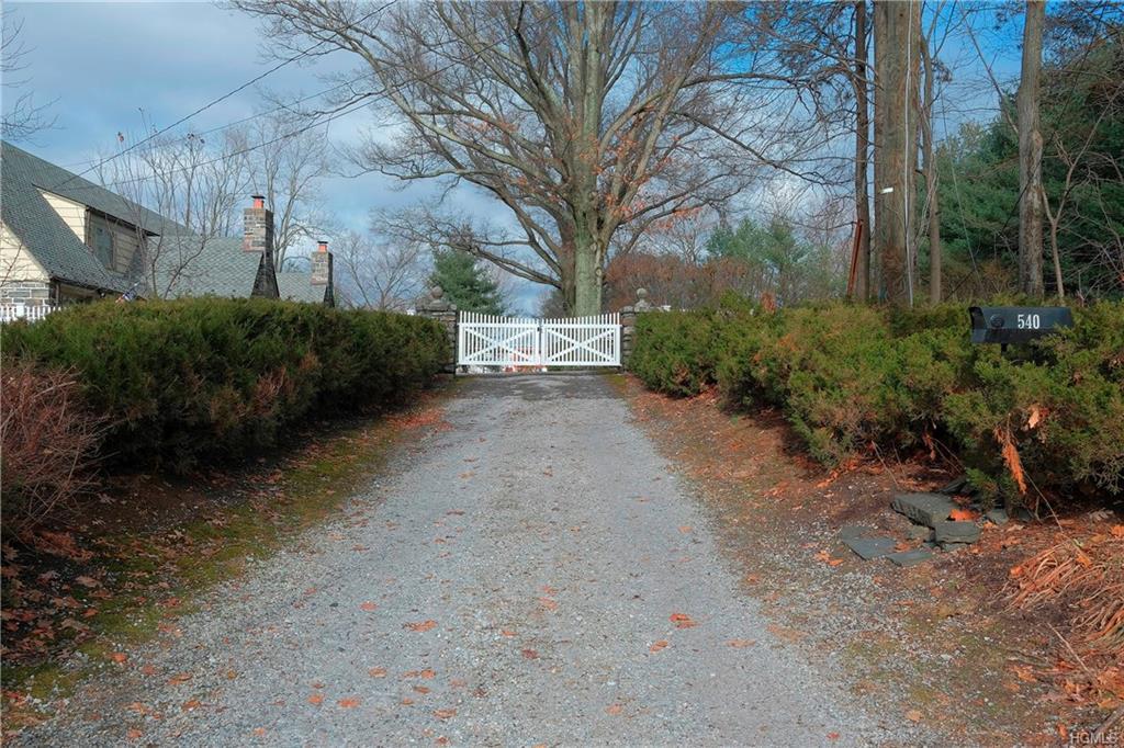 540 Oakridge Parkway - Photo 1