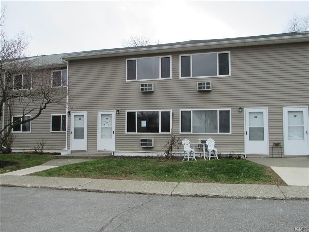 8 Fishkill Glen Drive - Photo 1