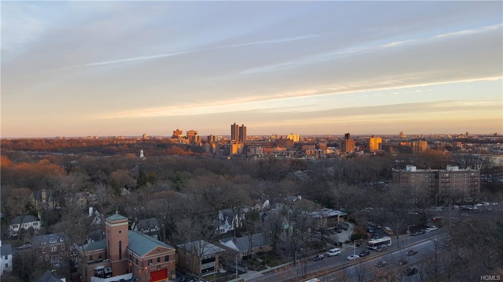 4555 Henry Hudson Parkway - Photo 1