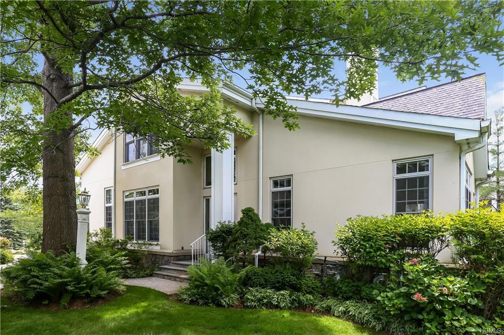 2 Alfred Court - Photo 1