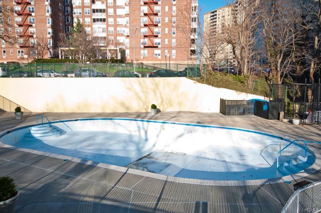 555 Kappock Street - Photo 1