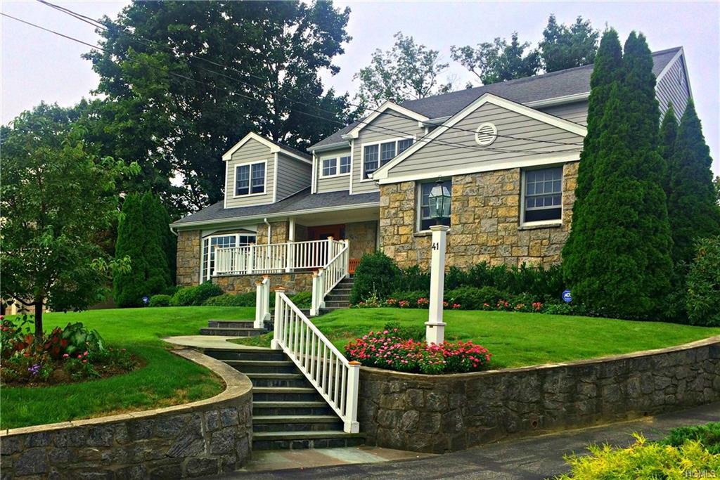 41 Hathaway Lane - Photo 1