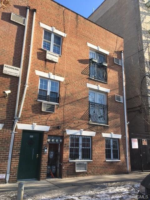 1352 University Avenue - Photo 1