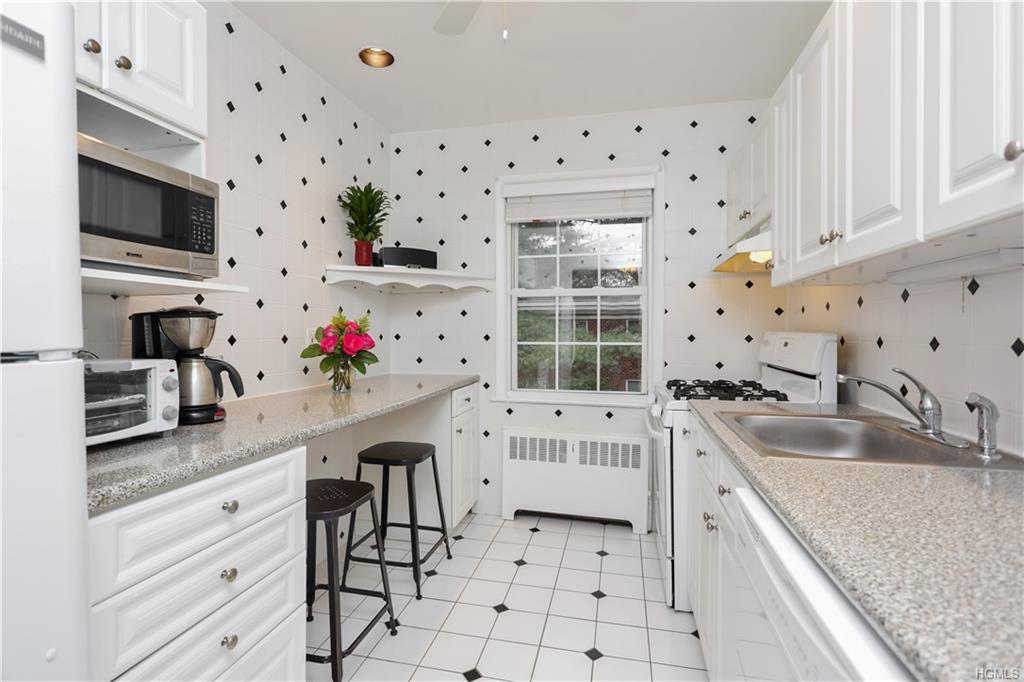 7 Fieldstone Drive - Photo 1