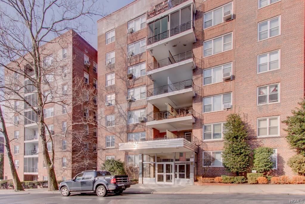 3299 Cambridge Avenue - Photo 1
