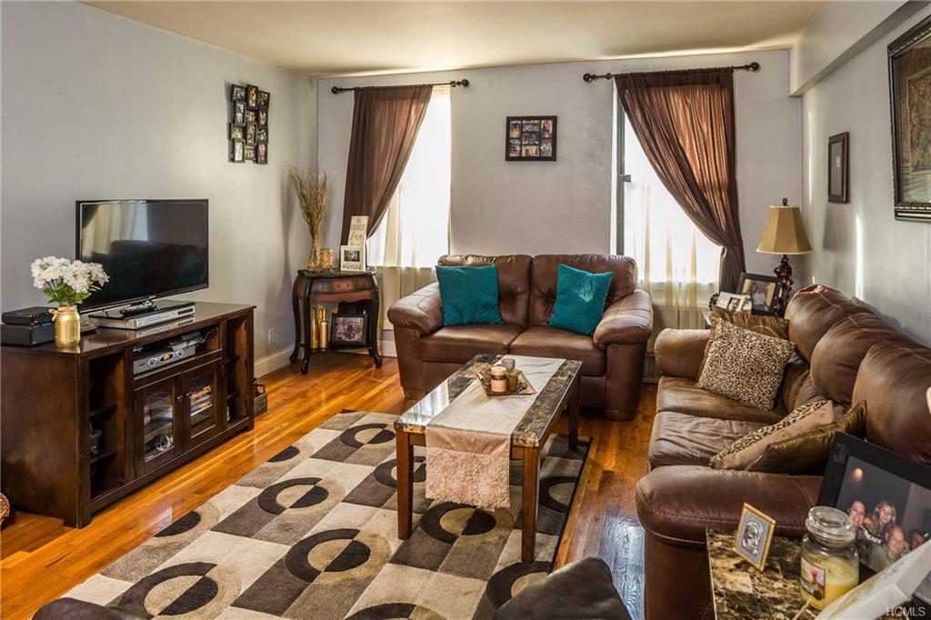 77 Bronx River Road - Photo 1