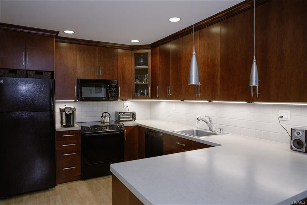 324 Richard Court - Photo 1