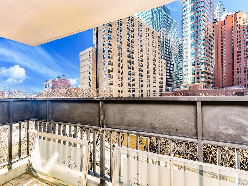 100 Beekman Street - Photo 1