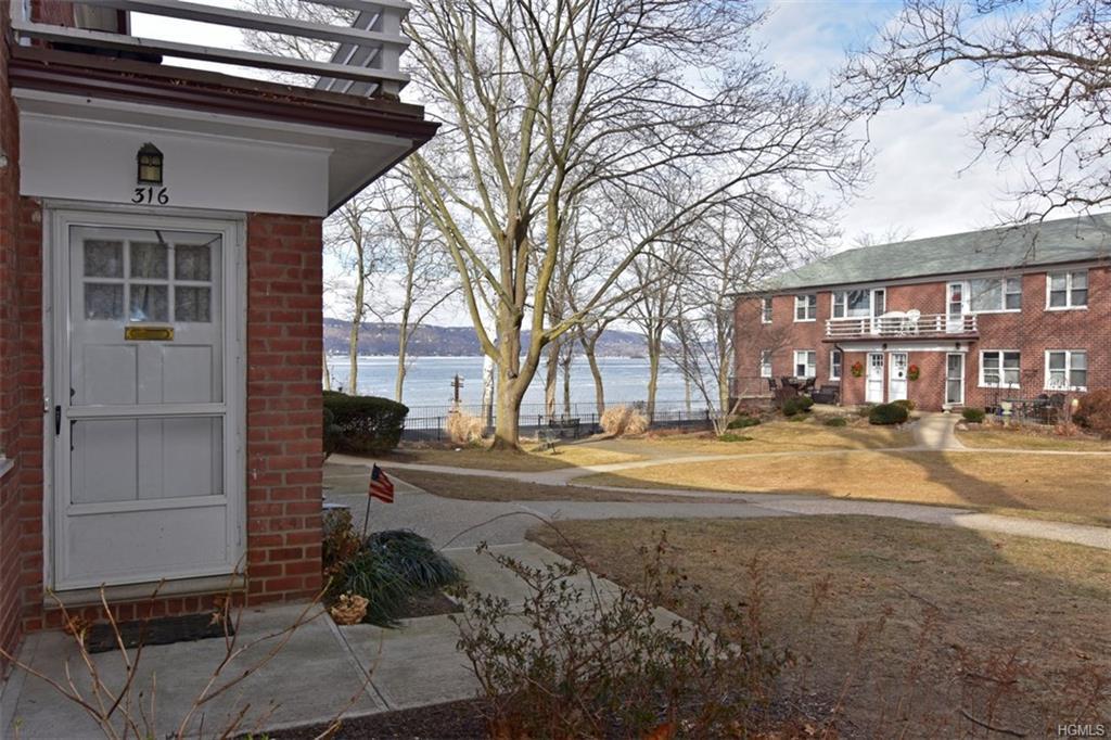 316 Buckhout Street - Photo 1