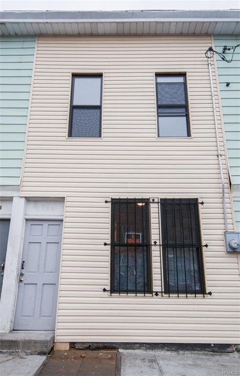712 215th Street - Photo 1