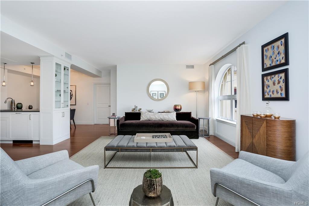 10 Byron Place - Photo 1