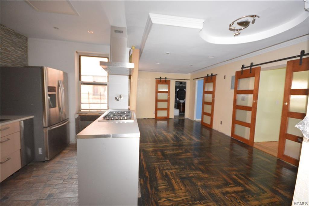 2191 Bolton Street - Photo 1
