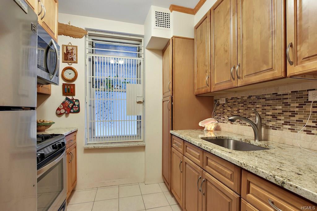 91 Van Cortlandt Avenue - Photo 1