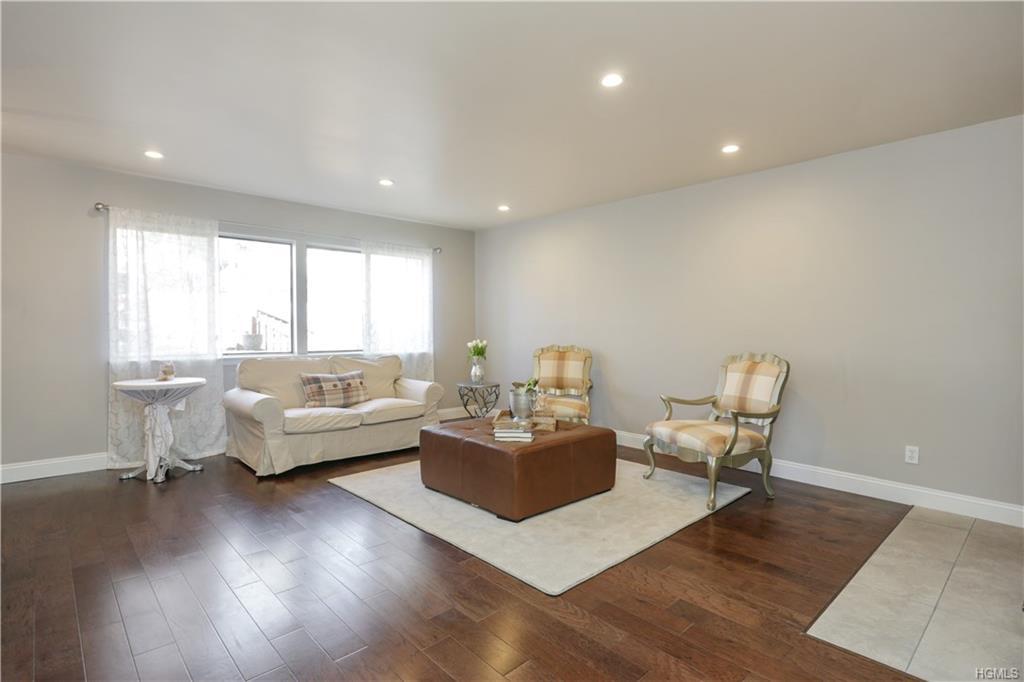 107 Oakridge Drive - Photo 1