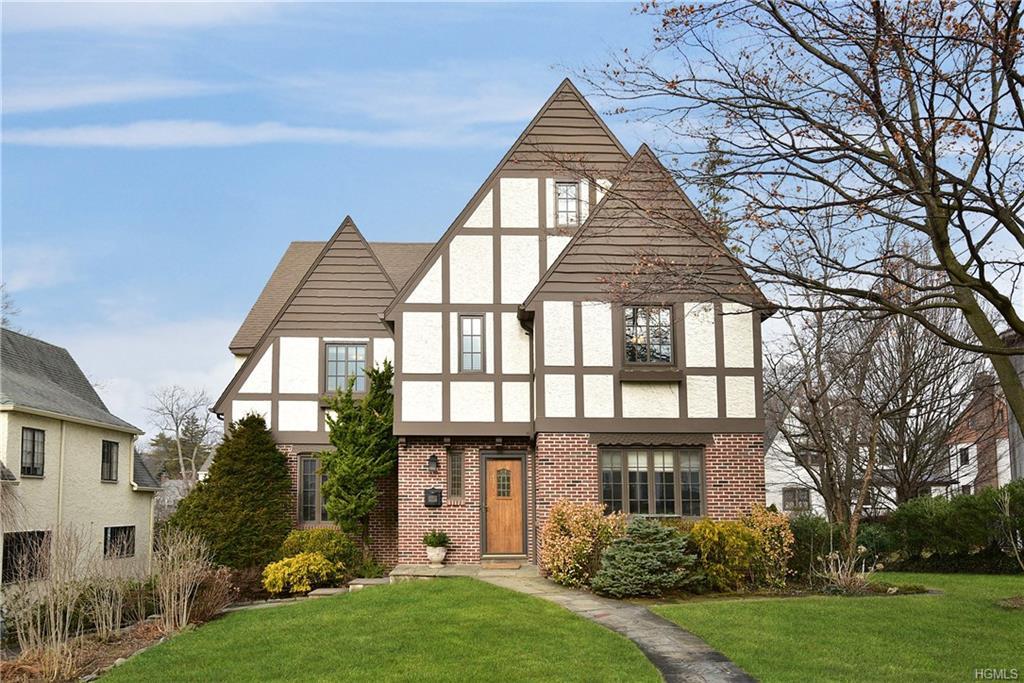 10 Byron Lane - Photo 1