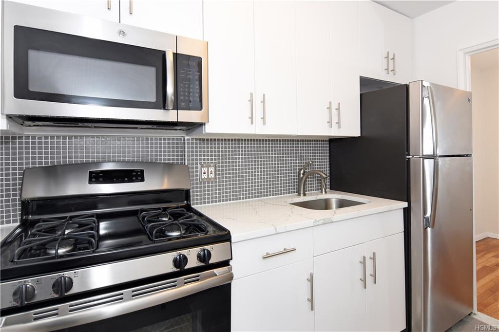 125 Bronx River Road - Photo 1