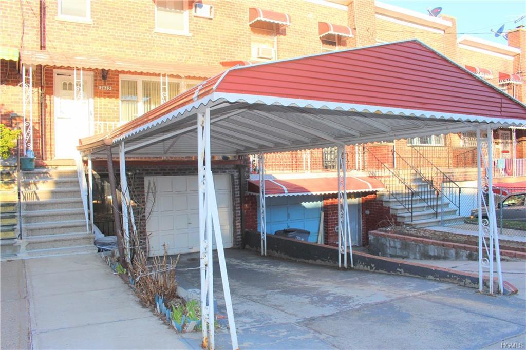 3023 Matthews Avenue - Photo 1