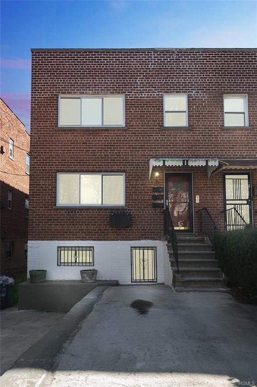 1960 Holland Avenue - Photo 1