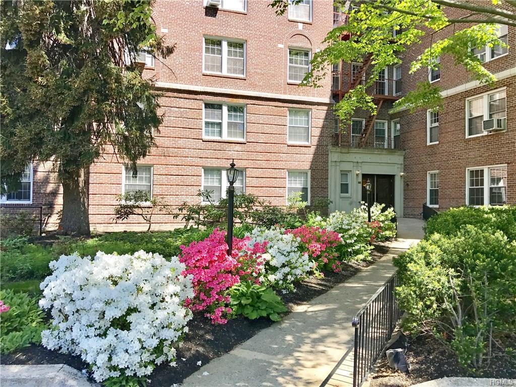 300 Broadway - Photo 1